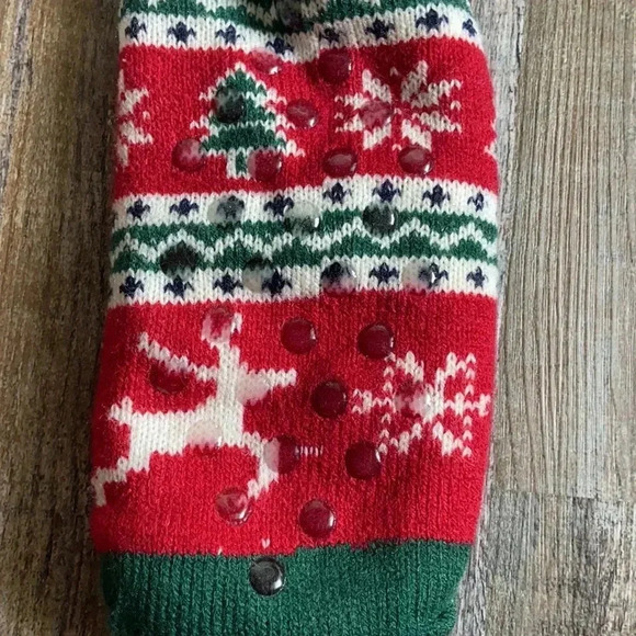 Christmas 🎄 Holiday  Fuzzzy socks 🧦 - Picture 3 of 5